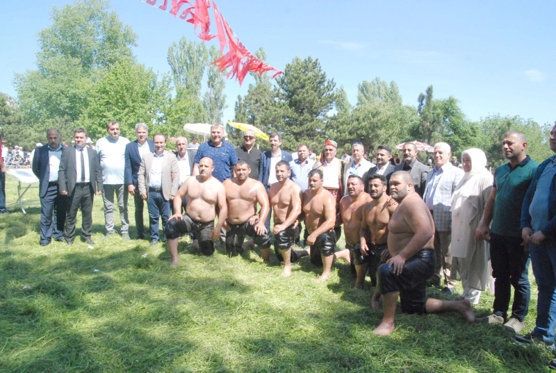 KABUL GÖREN BABA GÜREŞ!