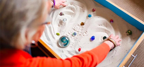 Kumla oynamanın faydalarından fazlası.. Kum terapisi nedir?