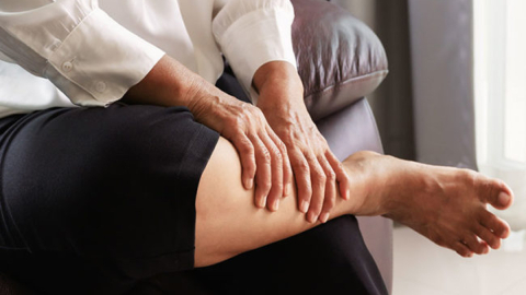 Bacak şişmesinin 5 sebebi ve yapmanız gerekenler