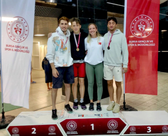 Osmangazili yüzücüler madalyaya kulaç attı