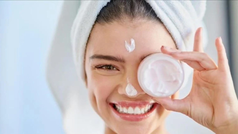 Sağlıklı bir cilt bakım rejimi için rehberiniz işte burada
