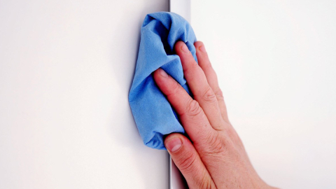 Duvarlarınızda bulunan lekeleri ve çizikleri 2 saniyede silgi gibi siliyor! 
