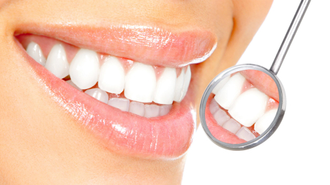 Evde doğal malzemelerle diş beyazlatma yöntemi