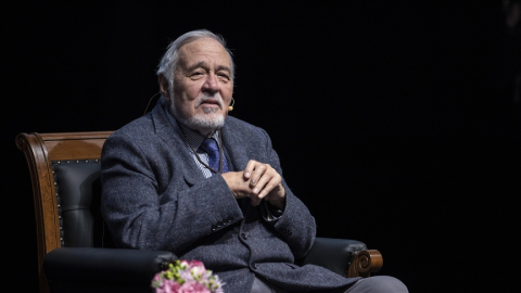 İlber Ortaylı canlı yayını unutup dedikodu yaptı!