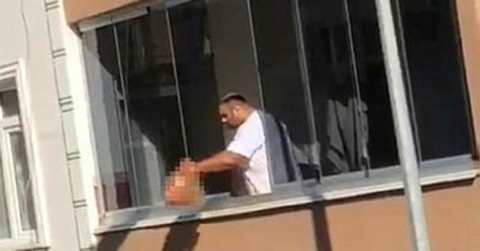 Annesini öldürüp kafasını balkondan atmıştı! Şimdi de...