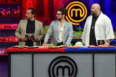 "Resmen kurgu izliyoruz!''