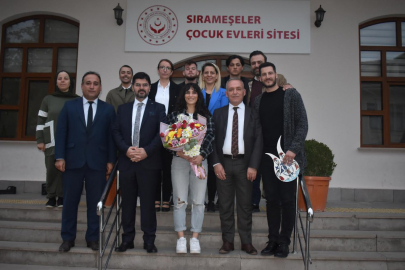 Milli Voleybolcu Aylin Sarıoğlu Acar, Bursa Sevgi Evinde