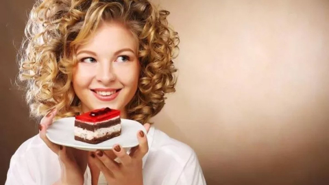 Kilo vermek isteyenlere şekersiz diyet pastası tarifi!