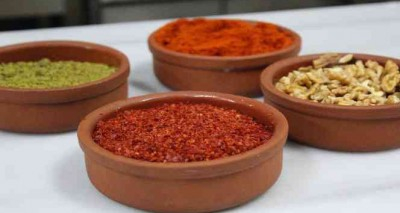 Rengine kokusuna kanmayın!