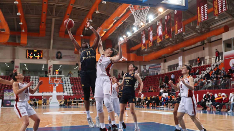 Kadınlar basketbolda Fenerbahçe- Galatasaray derbisi