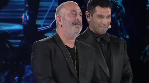 Cem Yılmaz'a sahnede ayar! Neye uğradığını şaşırdı