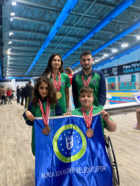 Bursalı sporculardan yüzmede 3 rekor, 15 madalya