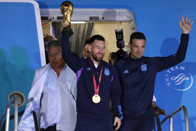 Şampiyonlar evine döndü