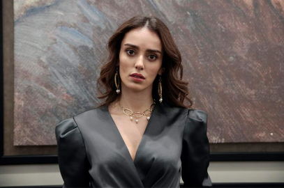 Güzel oyucuya yılbaşında sürpriz evlilik teklifi