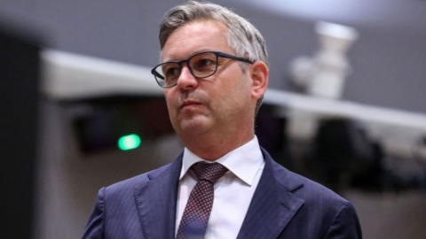 Elektrikli scooterla kaza yapan bakan hastaneye kaldırıldı