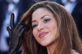 Shakira yeni şarkısıyla kimi hedef aldı?