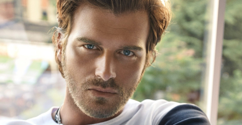 Kıvanç Tatlıtuğ herkesi yasa boğdu!