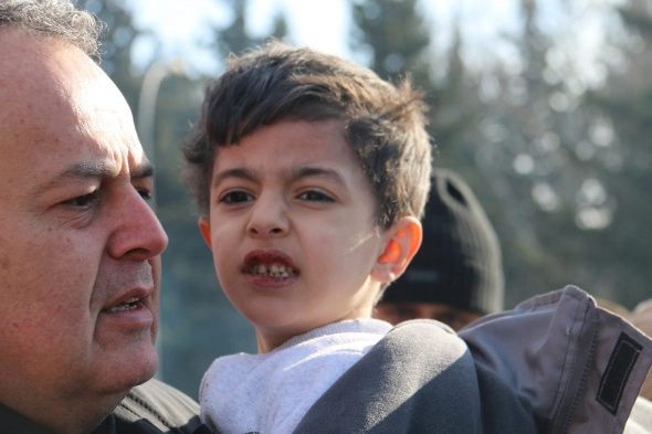 Minik Şahin 30 saat sonra sağ çıkartıldı