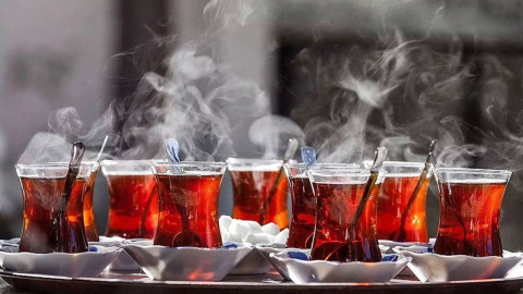 Çay nasıl içilir? Canan Karatay açıkladı