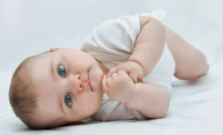 Bebeklerin göz rengi ne zaman belli olur?