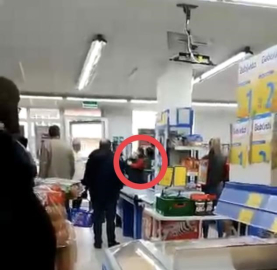 Ürün değiştirme kavgası müşteri kamerasında!