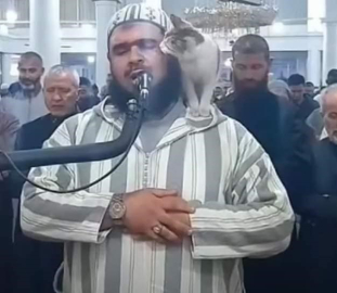 Teravihte yürek ısıtan görüntüler