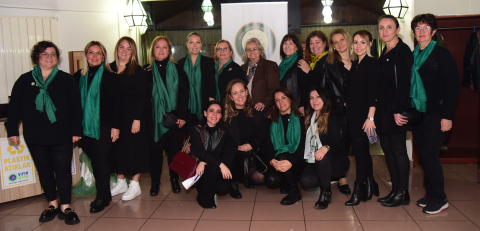 Türk Anneler'den depremzedelere destek