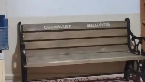 Aşkı için bankı çaldı, belediye geri istedi