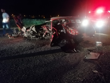 Osmaniye'de iki otomobil kafa kafaya çarpıştı