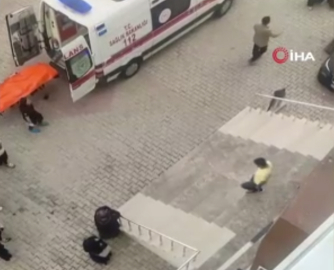 Uyuyan eşini öldürüp intihar etti