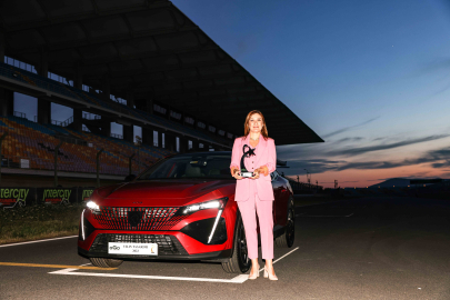 Yılın Tasarımı: PEUGEOT 408