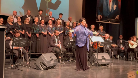 Dr. Rüştü Burlu şarkılarla anıldı