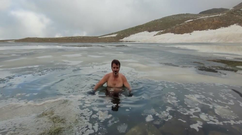 Bursa'da Haziran sonunda buzlu göl keyfi