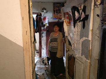 Ev değil çöplük: İçinden çıkanlar hayrete düşürdü!