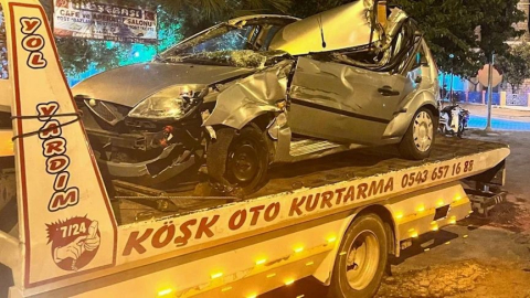 TIR'la çarpışan otomobil hurdalık oldu