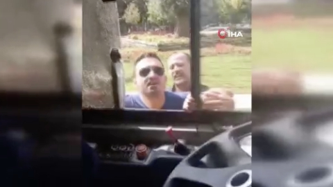 Magandalar bitmiyor! Otobüse saldırdı...