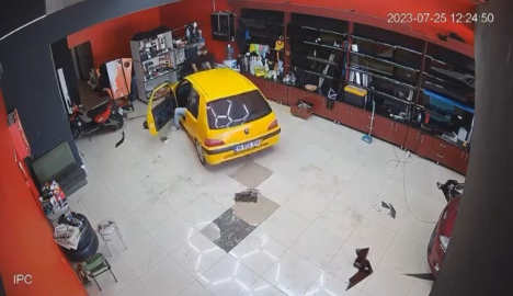 Fren yerine gaza basınca ortalık karıştı