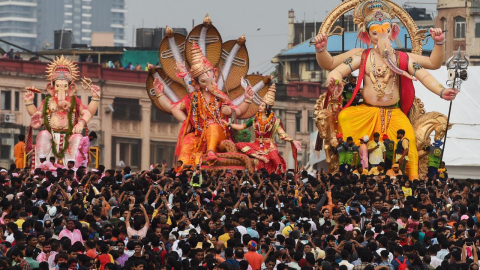 Hindular ve müslümanlar arasında çatışma!