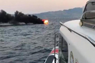 Tekneyi alevler sardı kurtulmak için...