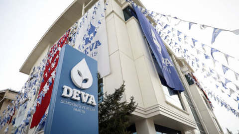 DEVA Partisinde yaprak dökümü!