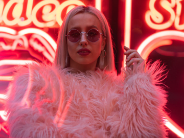 Pembenin elli tonunu gördünüz mü?