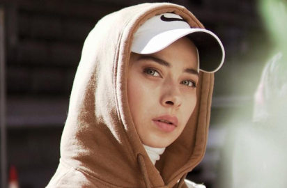 Başını açan fenomene yorum yağdı