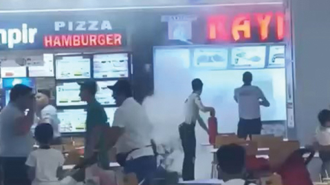 Bursa'da AVM'de yangın paniği