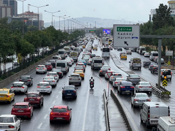 Yağmur sonrası trafik yoğunluğu yaşandı