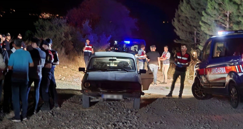 Dünürünün damadını ve oğullarını öldürdü