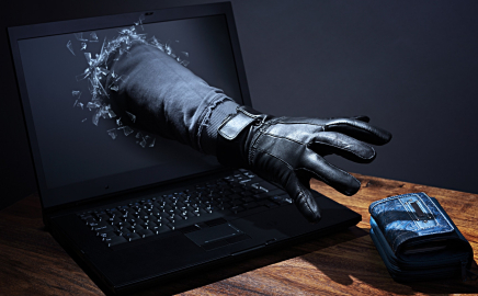 Sosyal medya dolandırıcılarına dikkat!