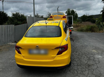 Bekleyen yolcuyu almayıp turist beklediler