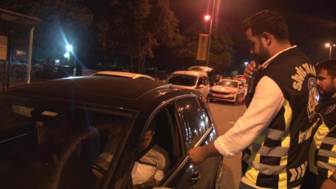 Muhabirlere 'Cezayı siz ödeyin' dedi