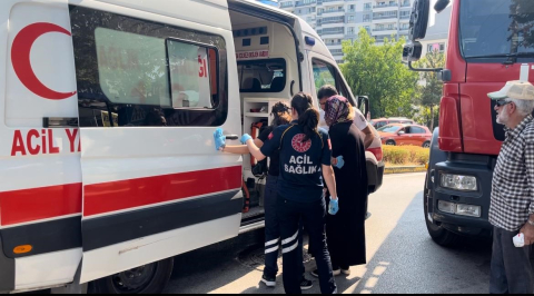 Oturduğu daireyi ateşe verdi!