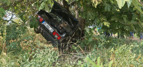 Otomobil şarampole uçtu